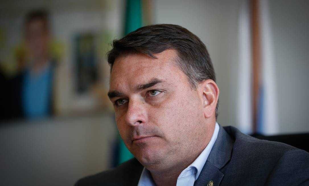 Privatização das praias: Flávio Bolsonaro decide alterar PEC