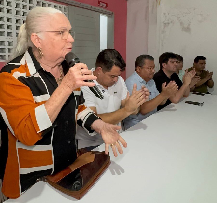 Nilvan recebe adesão de Estefânia Maroja e de 20 pré-candidatos a vereador do grupo de Pedrito