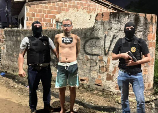 Imprensa, Criminoso, Comando Vermelho