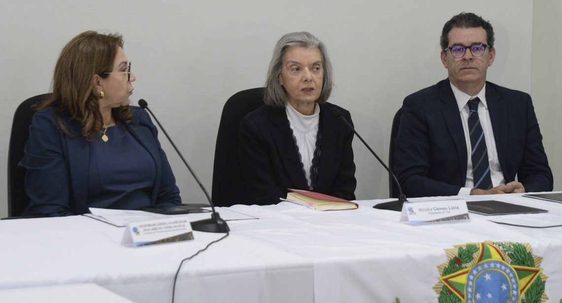 Ministra Cármen Lúcia diz, na Paraíba, que desavenças isolaram pessoas em 2022 e que Justiça garantirá exercício do voto