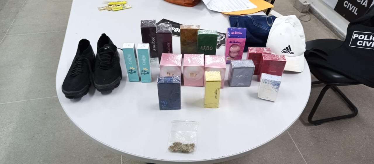 Polícia prende dois suspeitos por furto de mais de 500 perfumes em loja de Juazeirinho