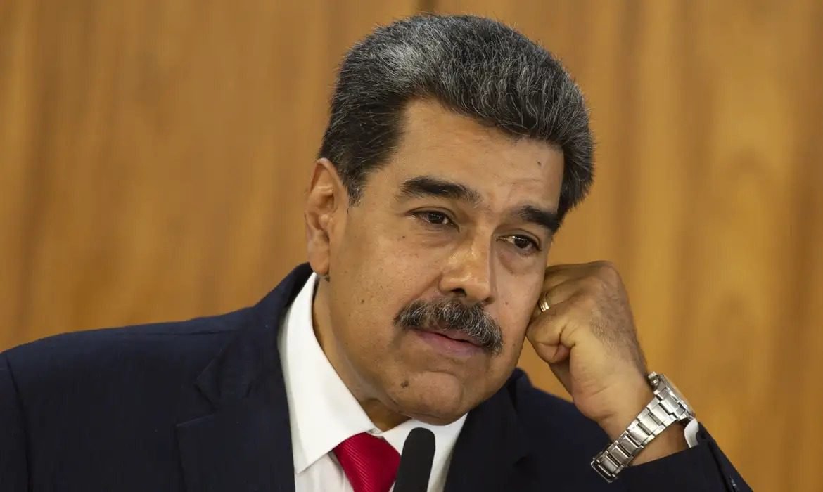 Agentes de Maduro impediram entrada de comida em embaixada sob custódia do Brasil