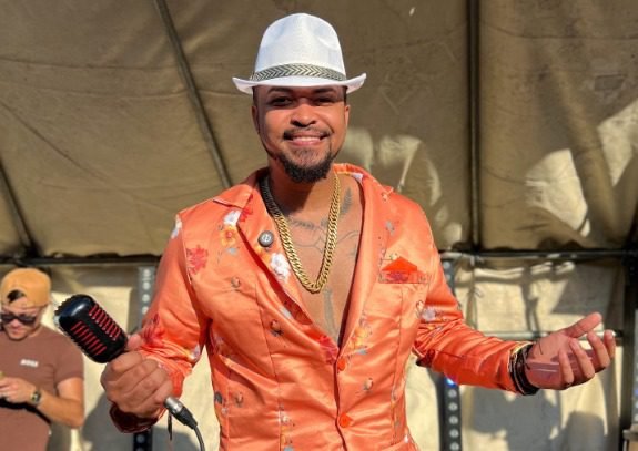 Cacimba de Dentro contrata banda Lambasaia por R$ 90 mil para festa de emancipação