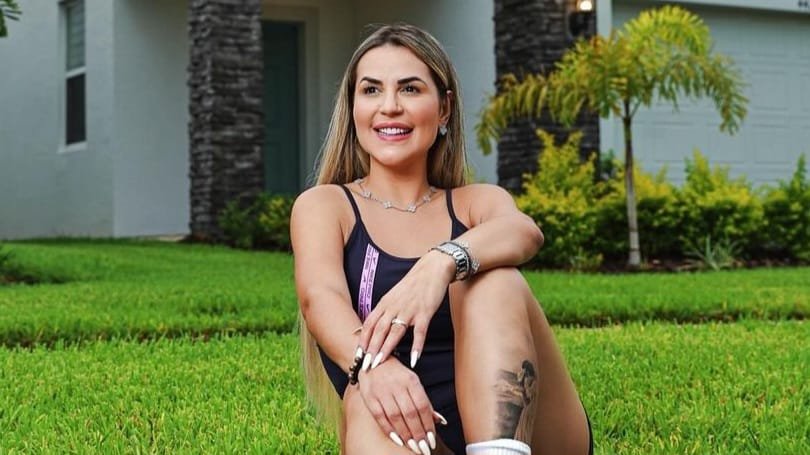 Deolane Bezerra.