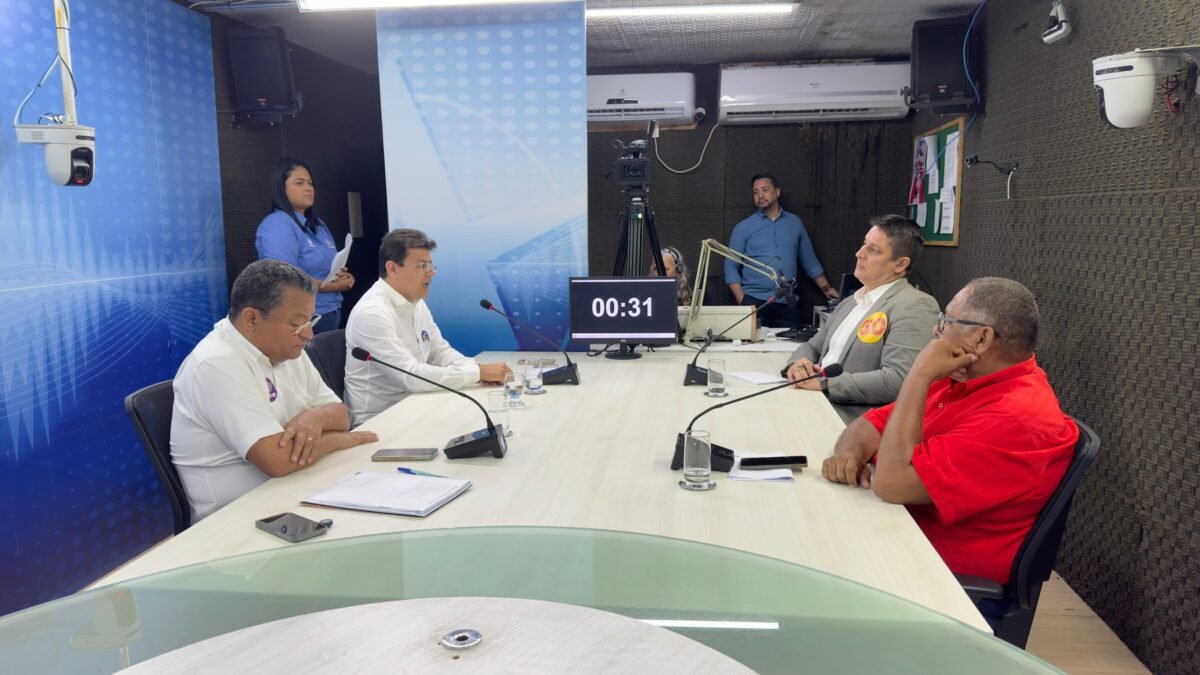 nilvan, luciano, jodson, biló, debate, arapuan fm, candidatos, prefeito, santa rita
