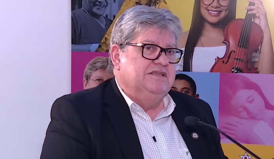 João Azevêdo diz que problema da suspensão da Operação Carro-Pipa na Paraíba será resolvido ainda esta semana