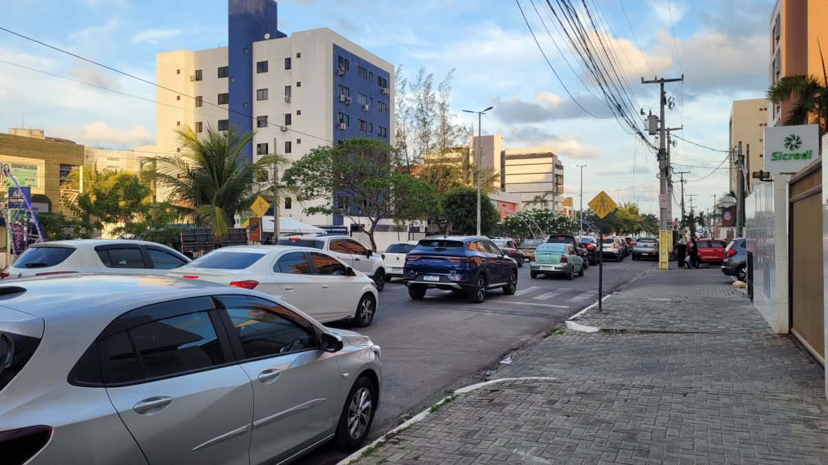 João Pessoa e Cabedelo têm caos no trânsito com congestionamentos na BR-230, Manaíra, Bessa e Intermares