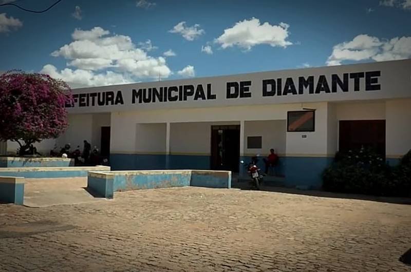 A auditoria do TCE apontou que foram identificadas despesas sem a devida comprovação da prestação dos serviços na cidade de Diamante.