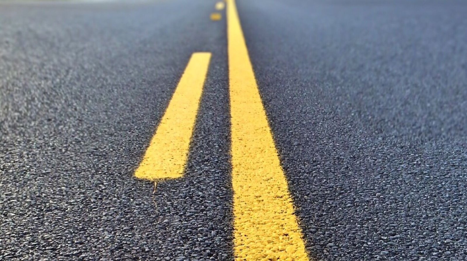 Motociclista fica ferido após colisão com carro na BR-230, próximo ao viaduto de Manaíra, em João Pessoa