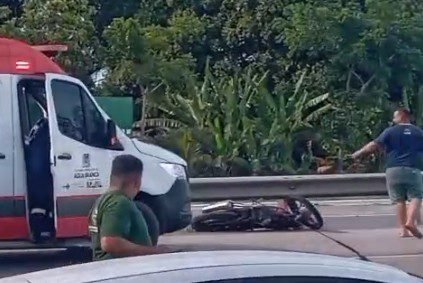 Mulher morre após perder controle de motocicleta na BR-230 em Santa Rita, na Grande João Pessoa