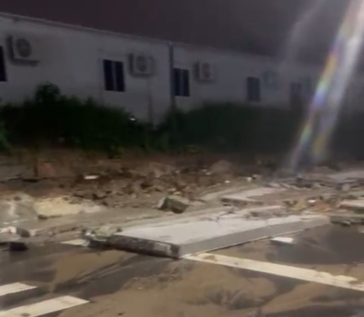 Muro do Sesquicentenário desaba após chuvas em João Pessoa