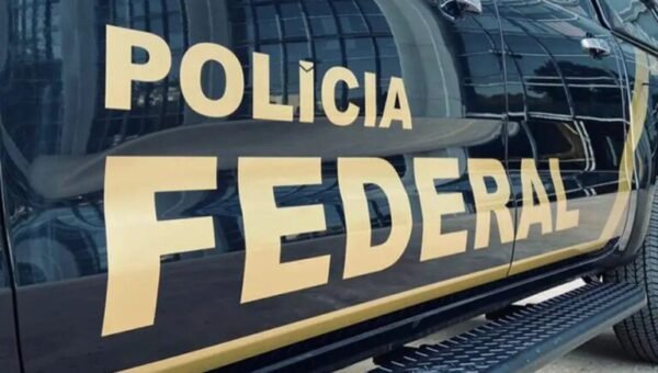 Operação da Polícia Federal cumpre mandadoem João Pessoa