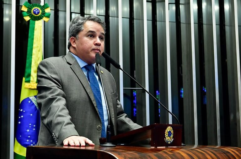 Efraim Filho afirma que a filiação de Daniella Ribeiro ao Progressistas não muda cenário da federação