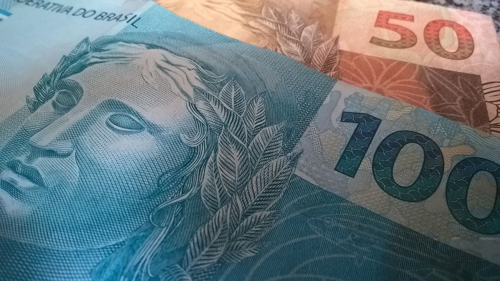 Governador anuncia calendário do pagamento de maio, do 13º salário e da folha de junho dos servidores da Paraíba