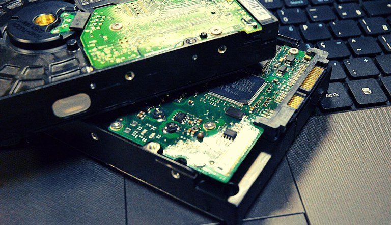Governo Federal vai abrir 10 mil vagas para formação de jovens programadores; saiba como participar