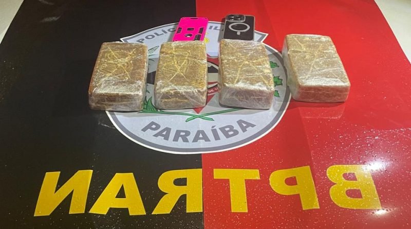 Homem é preso com quatro tabletes de drogas durante blitz em João Pessoa