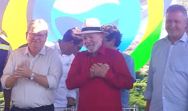 Lula entrega marco do Ramal do Apodi, na Paraíba