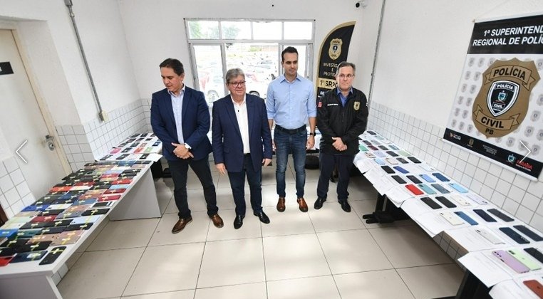 Polícia Civil devolve mais de 300 celulares roubados ou furtados aos proprietários em João Pessoa nesta sexta-feira
