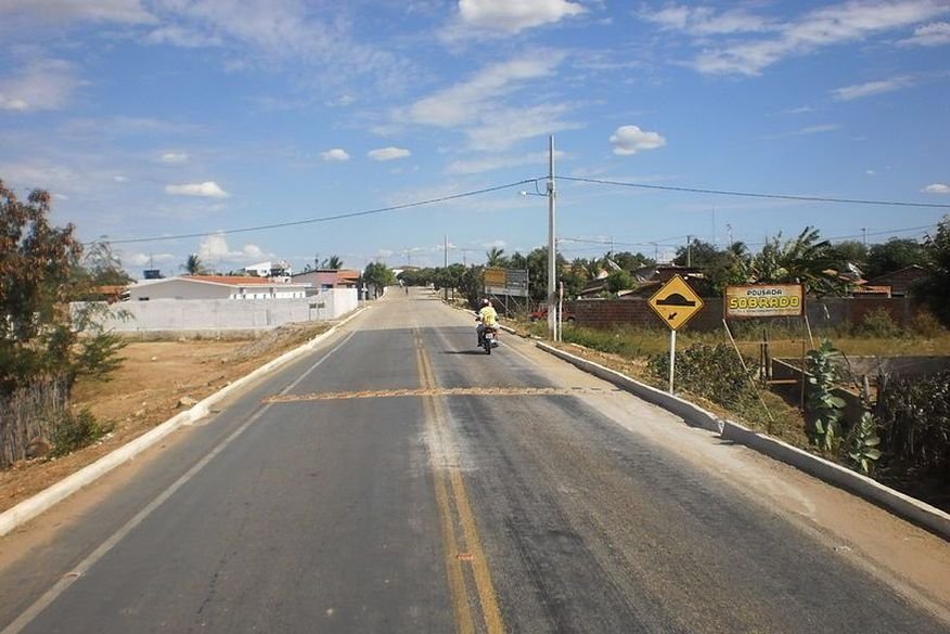 TCE intima prefeito de Belém do Brejo do Cruz para explicar pagamento de mais de R$ 9 mil a possível funcionária fantasma