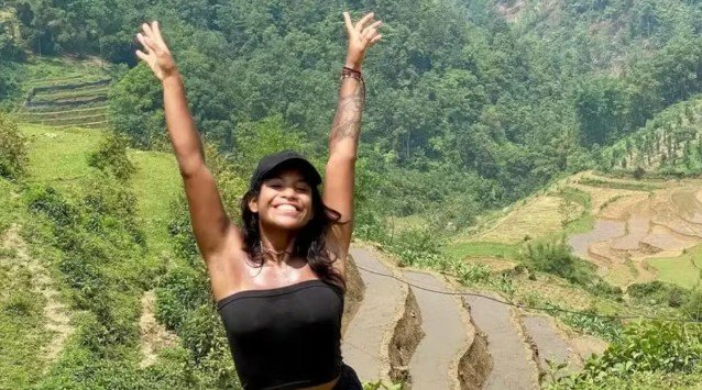 Brasileira que caiu em vulcão na Indonésia é encontrada morta