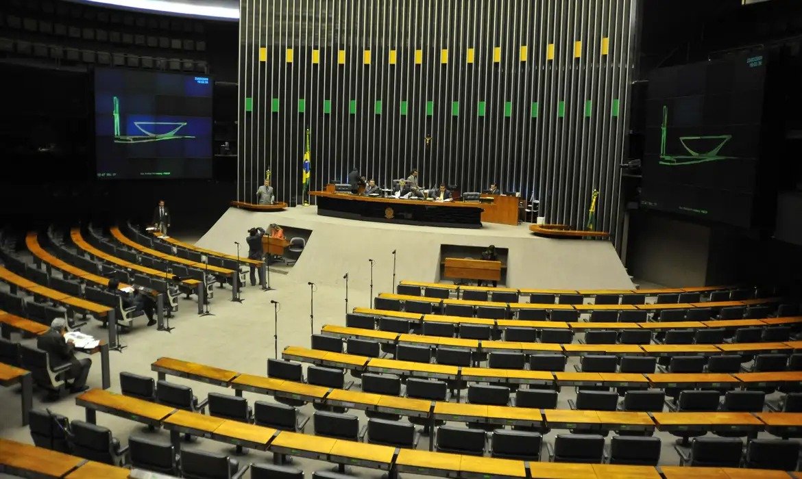 Câmara aprova projeto que suspende aumento do IOF; confira votou cada deputado da Paraíba