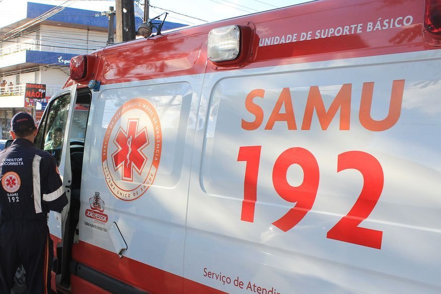 Duas pessoas ficam gravemente feridas em acidente na BR-230, na saída para Sousa