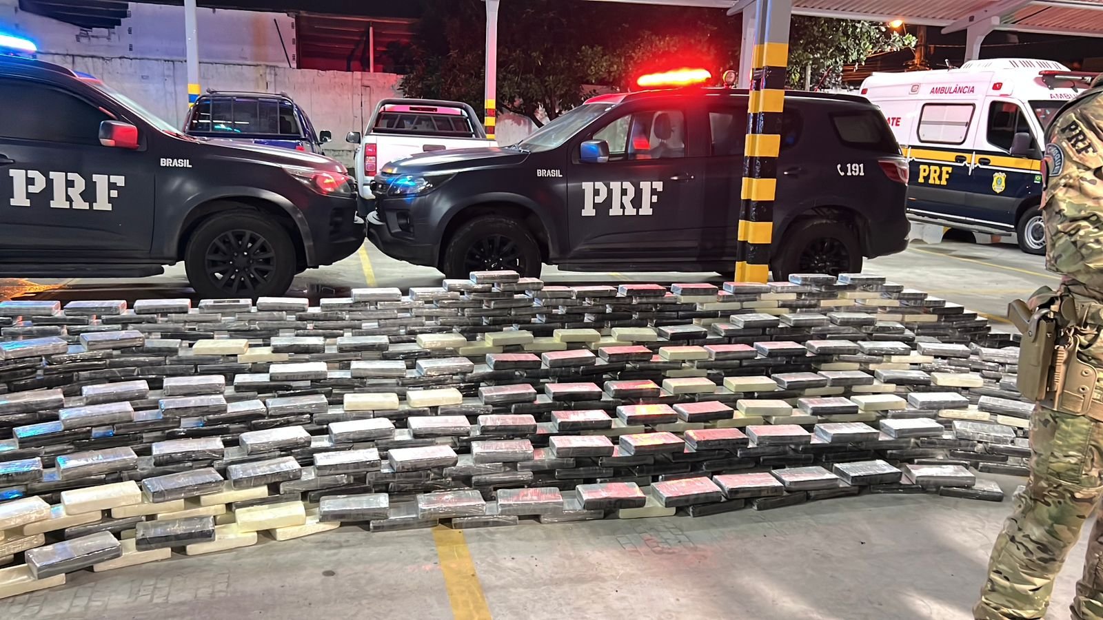 PRF apreende mais de 1,3 Tonelada de Cocaína e prende homem em Alhandra