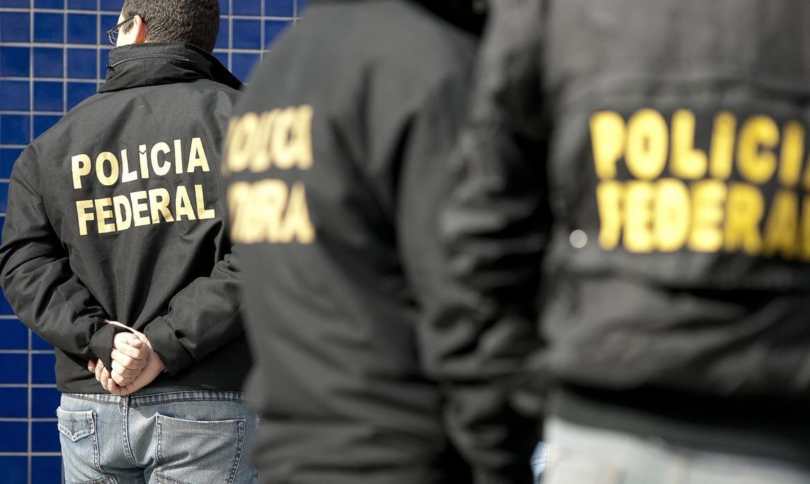 Polícia Federal prende homem que vendia remédios sem licença