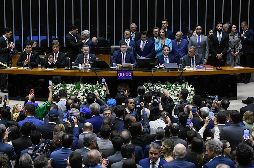 Senado pode votar hoje projeto que amplia número de deputados federais