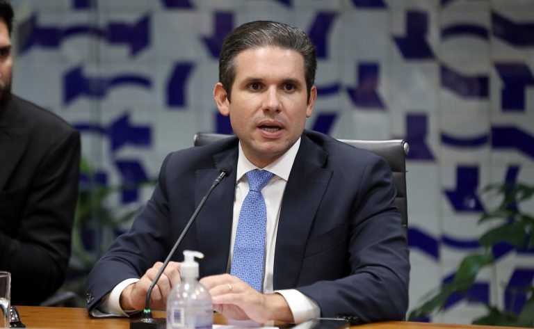 Aprovação de Hugo Motta na Câmara é positiva para 77% dos deputados governistas e 47% para oposição