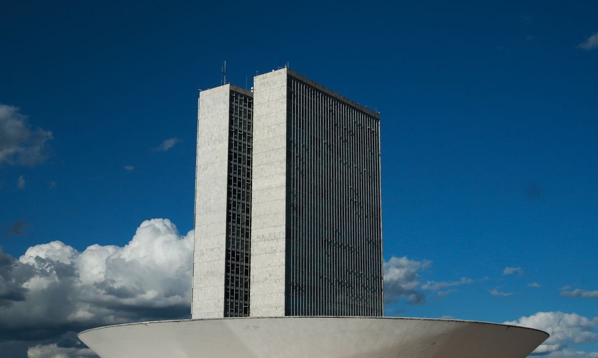 Câmara aprova projeto que dificulta progressão de pena para condenados por estupro, feminicídio e homicídio; veja votação dos deputados da Paraíba