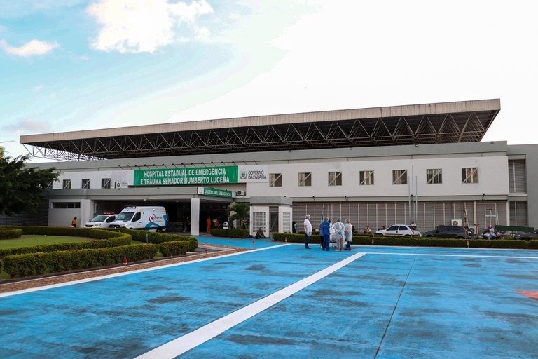 Criança é internada em estado grave, após sofrer queda ao tentar armar rede no Litoral Sul da Paraíba