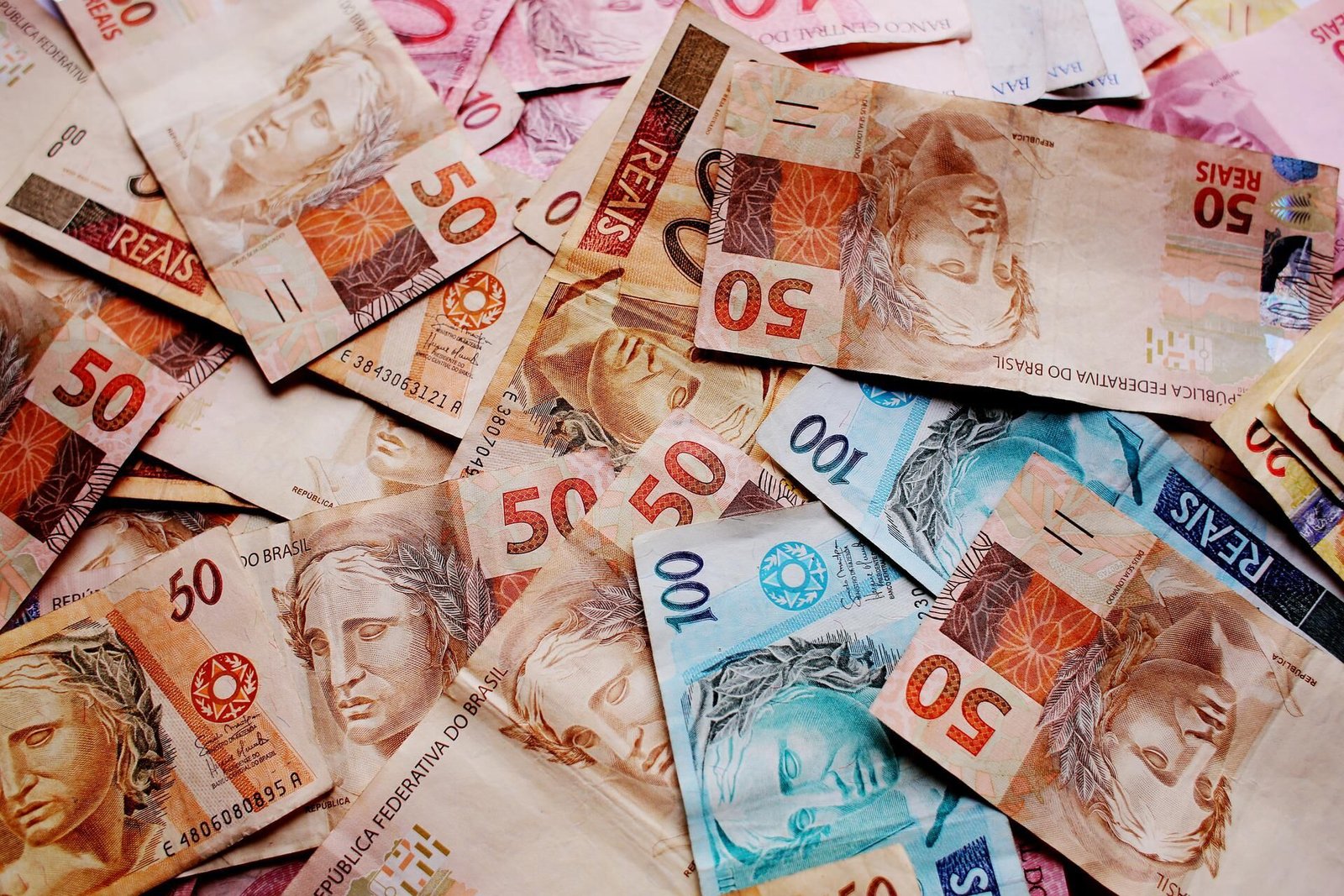 Homem é preso com R$ 19 mil em dinheiro falso em Campina Grande