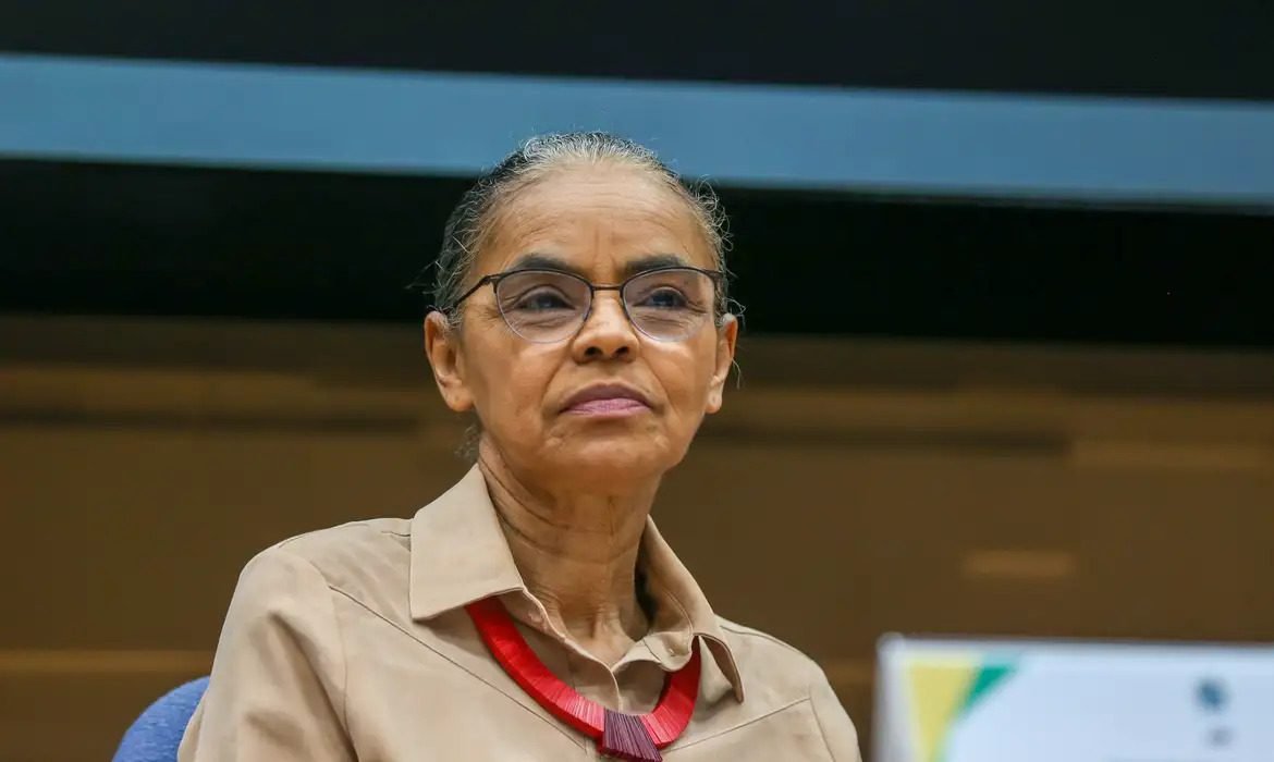 Ministra Marina Silva é alvo de novos ataques de parlamentares durante audiência na Câmara