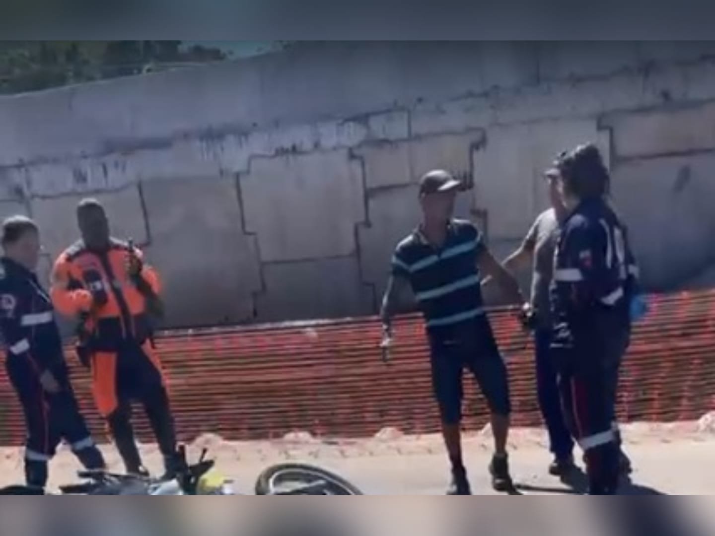 Motociclista morre após ser atropelada por caminhão em João Pessoa e tem celular furtado