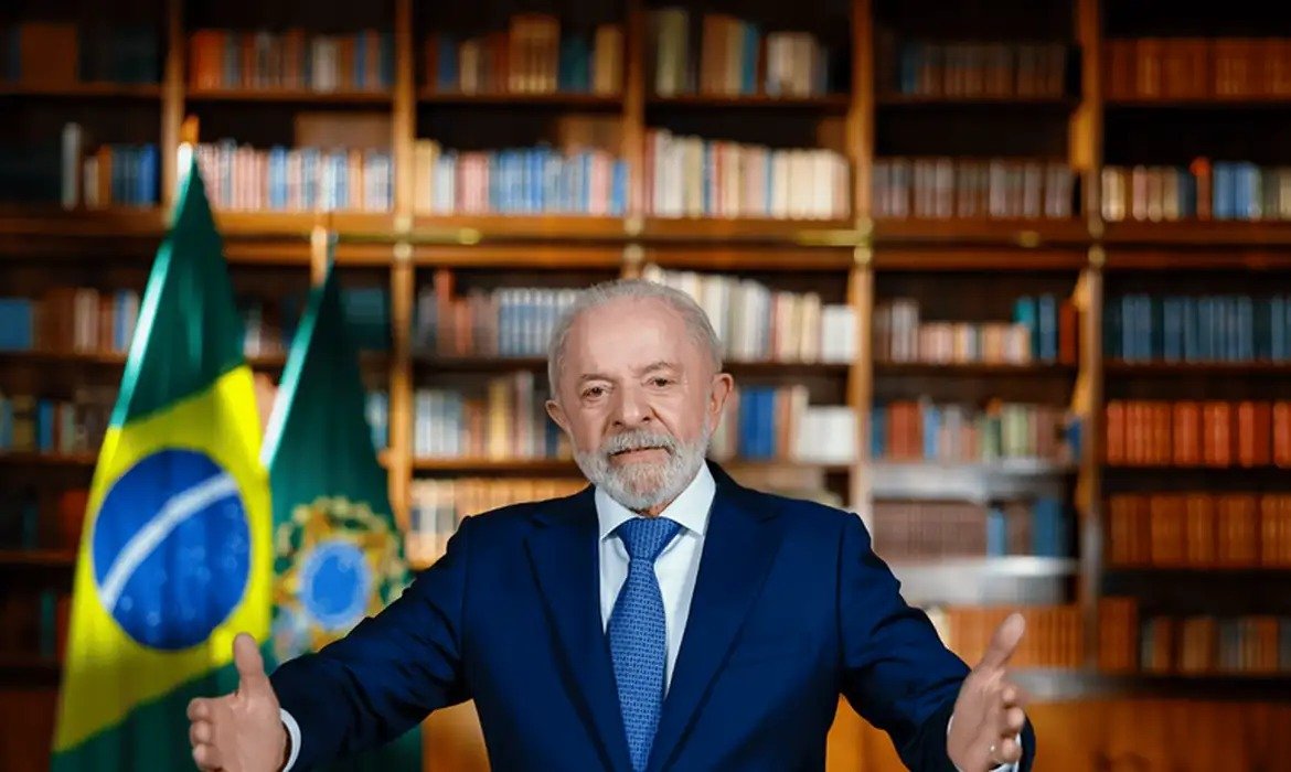 Na TV, Lula diz que taxação de Trump é ‘chantagem inaceitável’ e fala em ‘traidores da pátria’