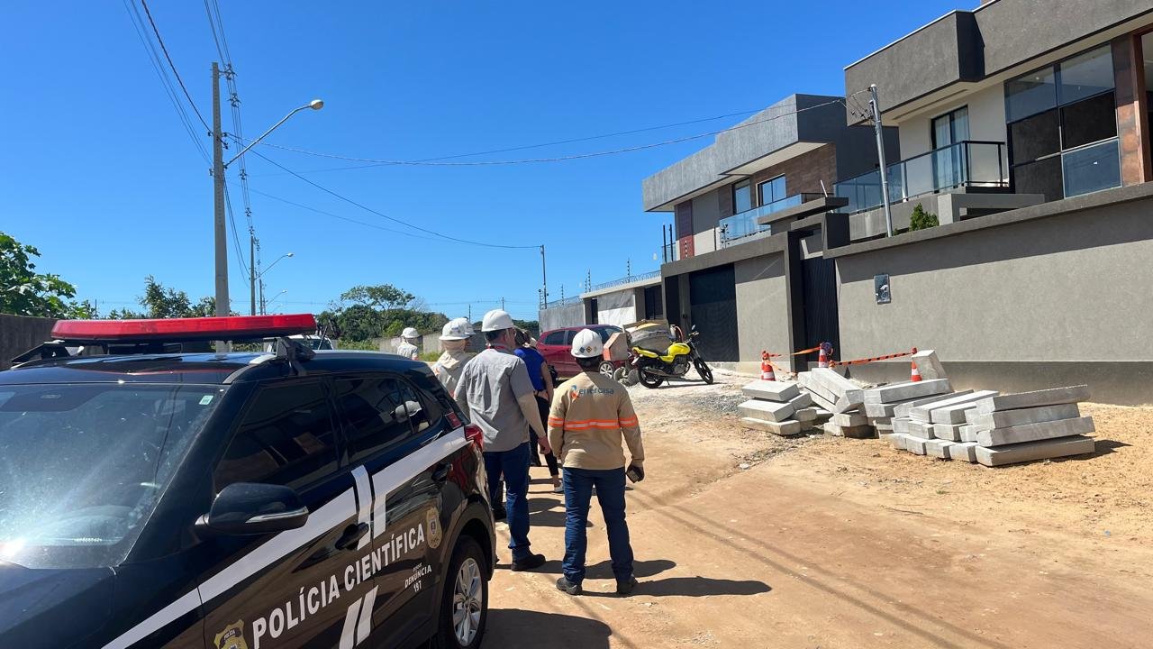 Operação flagra furto de energia em casa de alto padrão no Altiplano e em fazenda em Mataraca