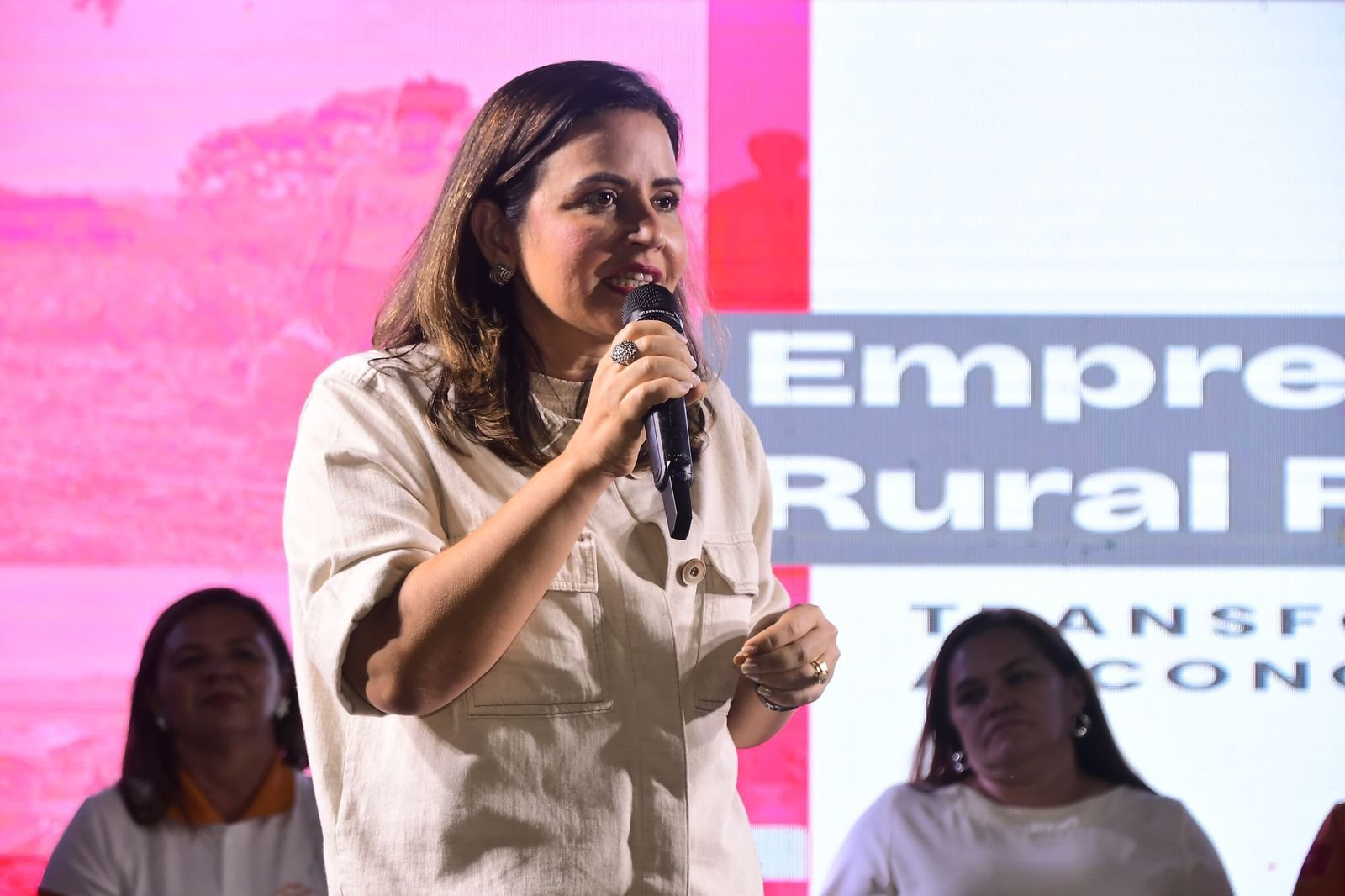 Pollyanna enaltece gestão de João, destaca avanços em empregabilidade e segurança alimentar e projeta cenário político para 2026