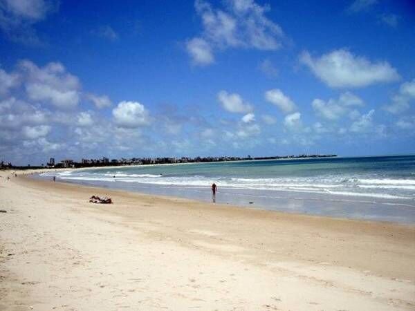 Turista morre na Praia do Bessa após passar mal no mar
