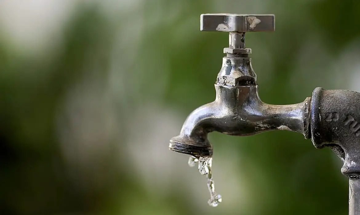 Interrupções no abastecimento de água atingem João Pessoa. (foto: Agência Brasil)