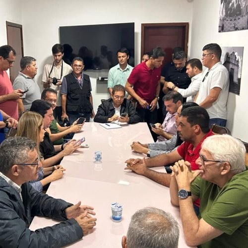 Adriano Galdino se reúne com prefeitos, secretários e vereadores na região de Itapororoca