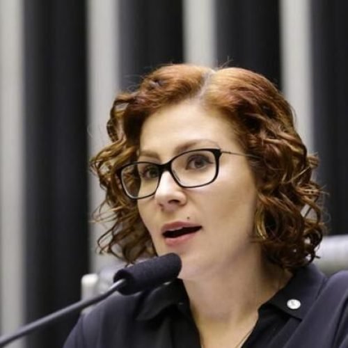 Carla Zambelli recorre para derrubar condenação a 10 anos de prisão