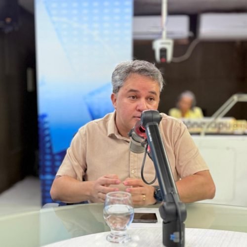 “Depende dele”, Efraim Filho convida Pedro Cunha Lima para compor chapa de oposição na disputa ao Governo em 2026