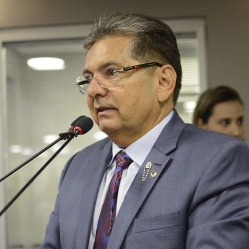 Em evento no Sertão, Adriano Galdino aponta “politicagem” de grupos ligados a Gervásio Maia em Hospital e dispara: “não concordo”