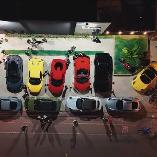 Encontro de amigos e carros reúne luxo e esportividade em João Pessoa