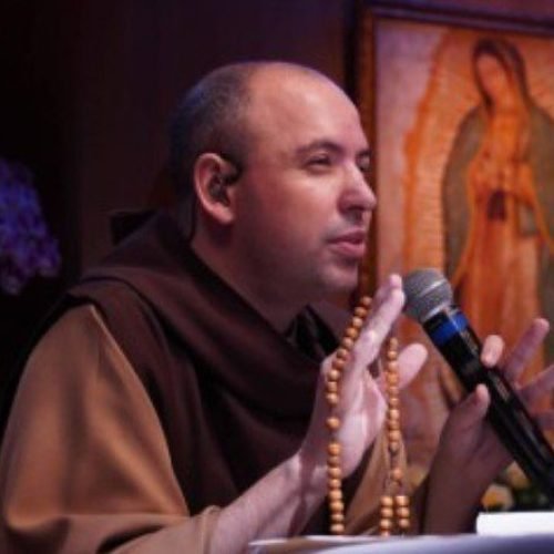Frei Gilson vai se apresentar na orla de João Pessoa, anuncia Cícero Lucena