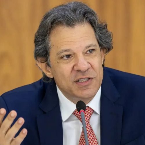 Haddad nega retaliação ao tarifaço de Trump e diz que Brasil não avalia taxar dividendos