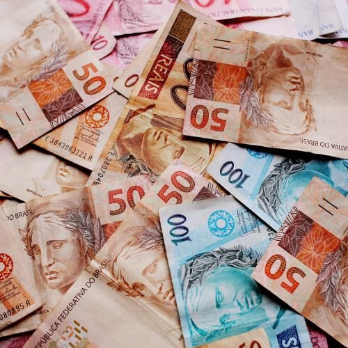 Homem é preso com R$ 19 mil em dinheiro falso em Campina Grande