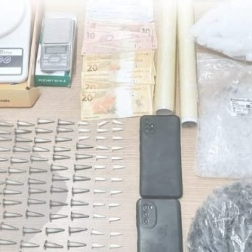 Homem é preso por suspeita de tráfico de drogas e substância semelhante a cocaína é apreendida em Campina Grande