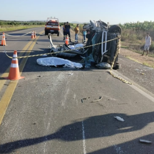 Homem morre em colisão entre carro funerário e caminhão em Sousa